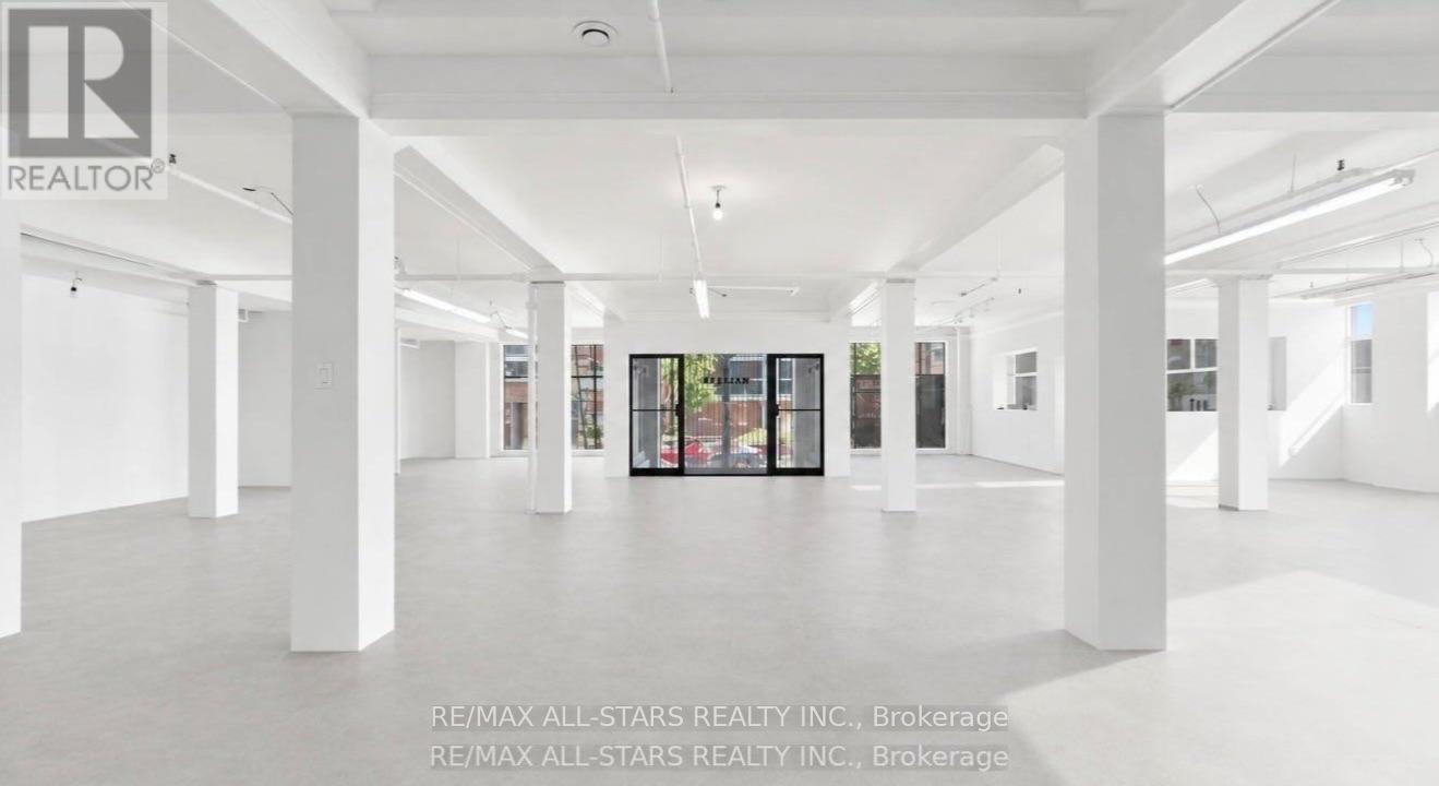 104 - 14 Mccaul Street Property Photo 5