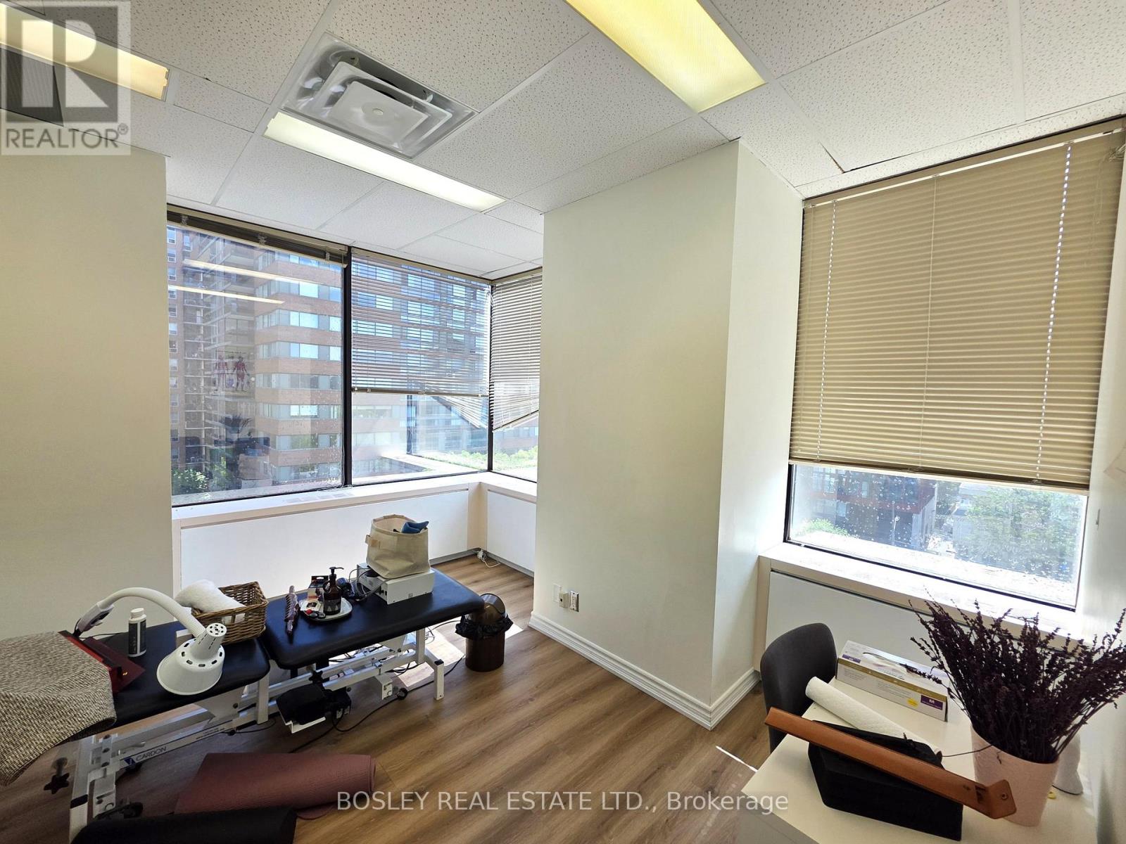603 - 920 Yonge Street Property Photo 3