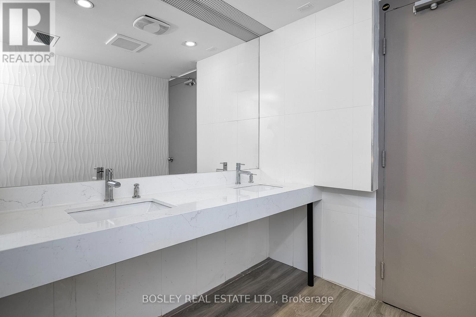 603 - 920 Yonge Street Property Photo 12
