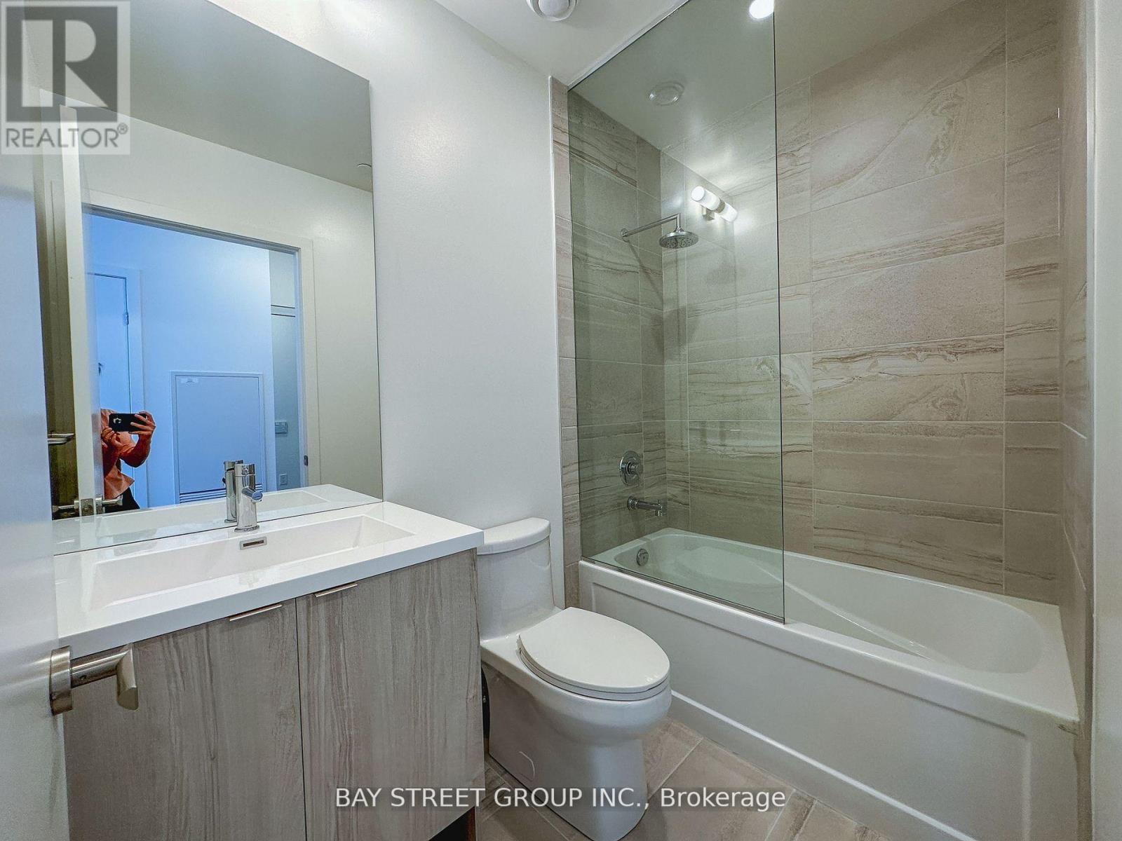 4909 - 138 Downes Street Property Photo 6