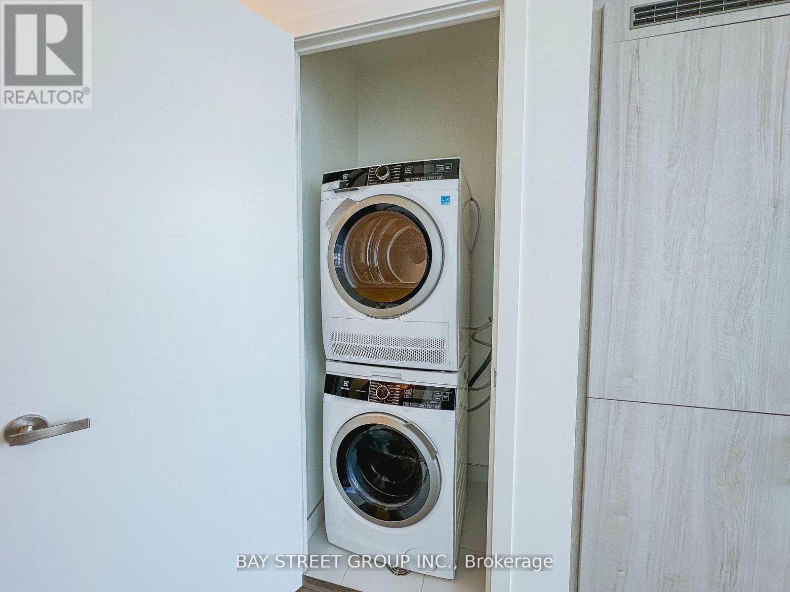 4909 - 138 Downes Street Property Photo 7