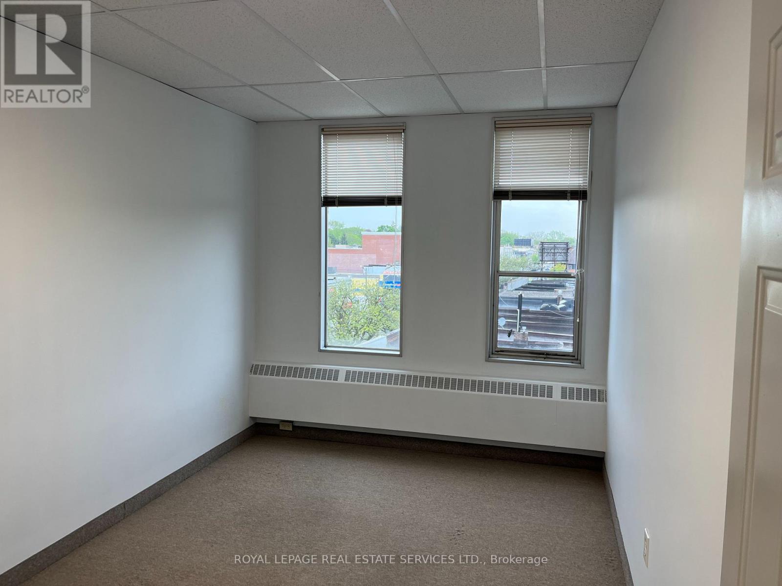 404 - 3335 Yonge Street Property Photo 4