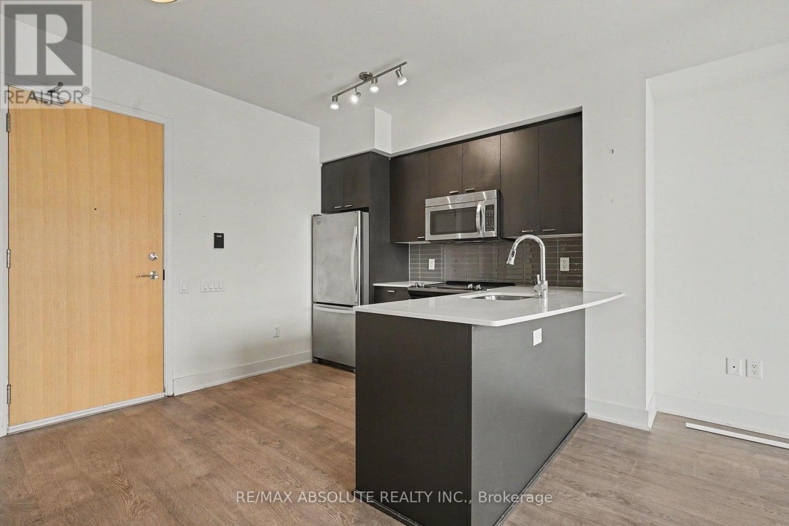 2809 - 30 Roehampton Avenue Property Photo 5