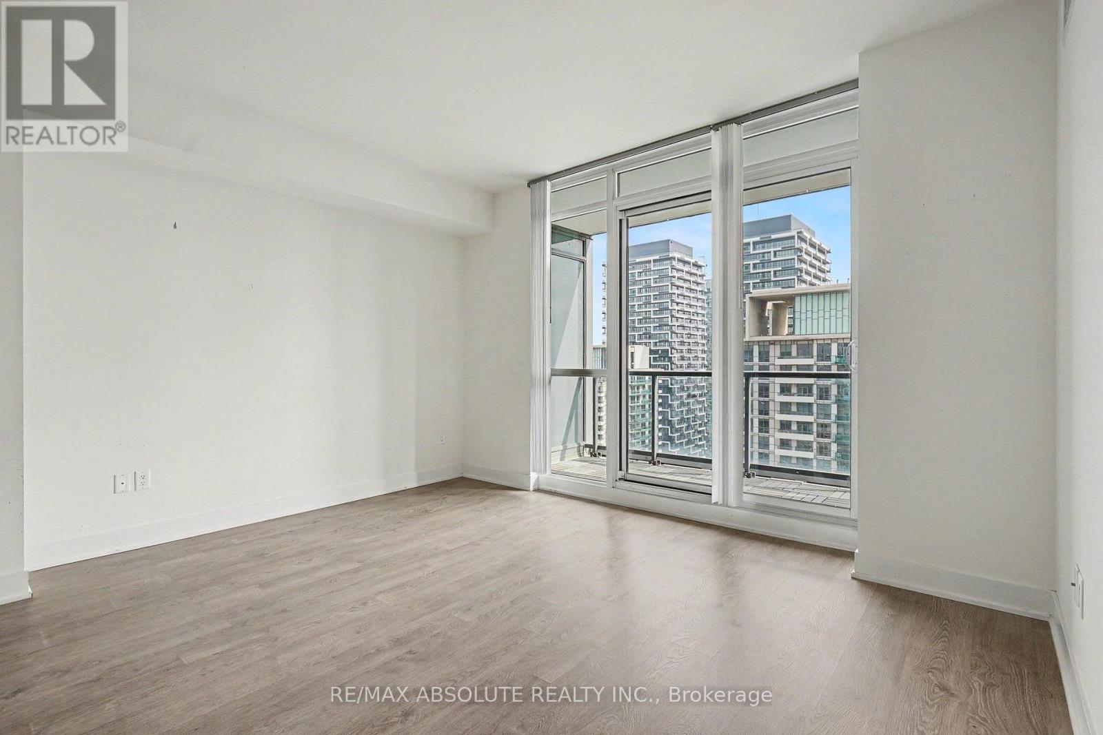 2809 - 30 Roehampton Avenue Property Photo 6