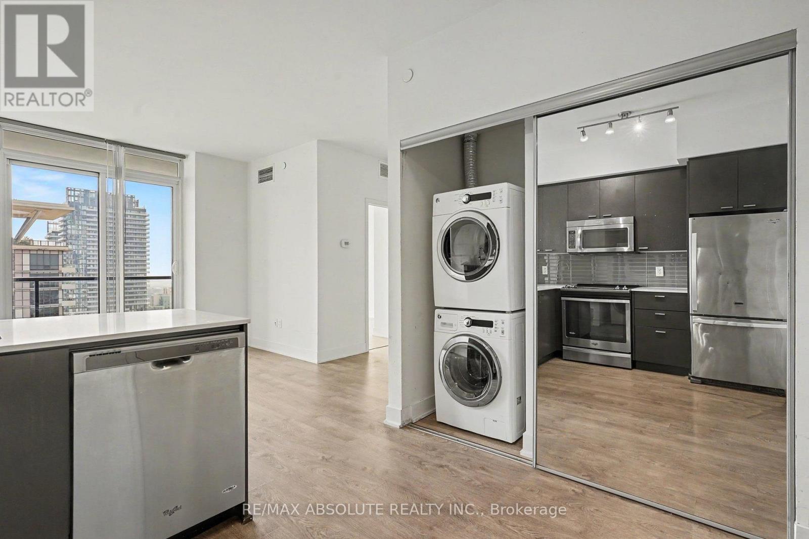 2809 - 30 Roehampton Avenue Property Photo 9