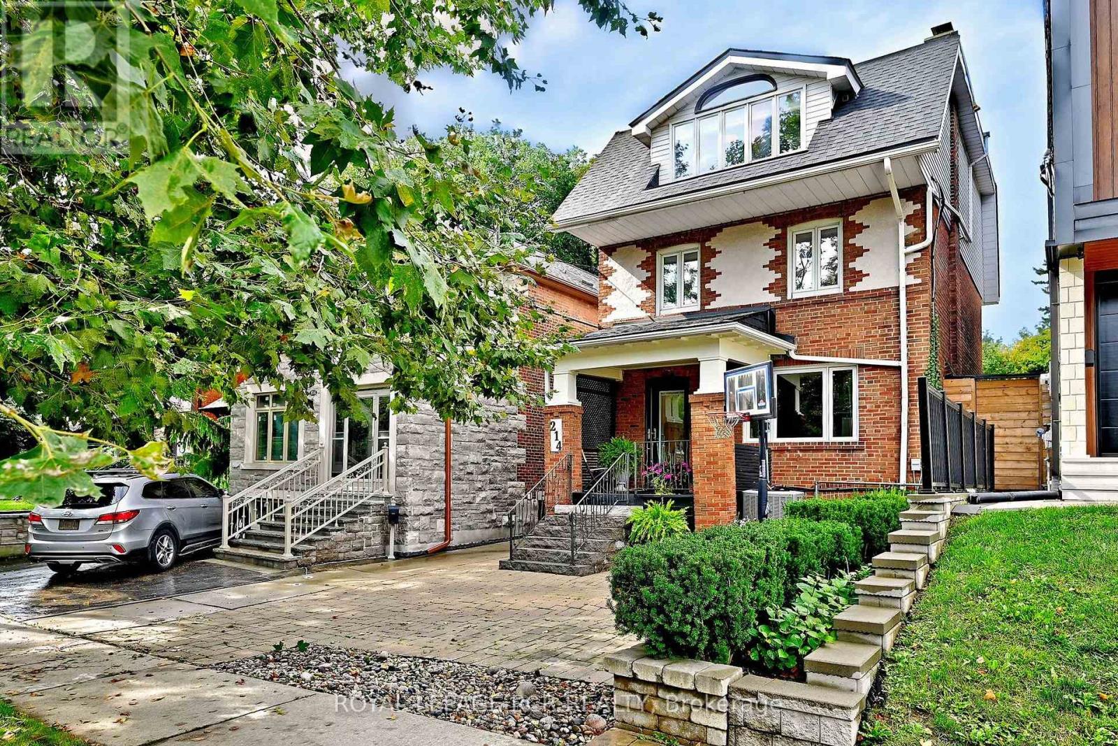 214 Briar Hill Avenue Property Photo 1
