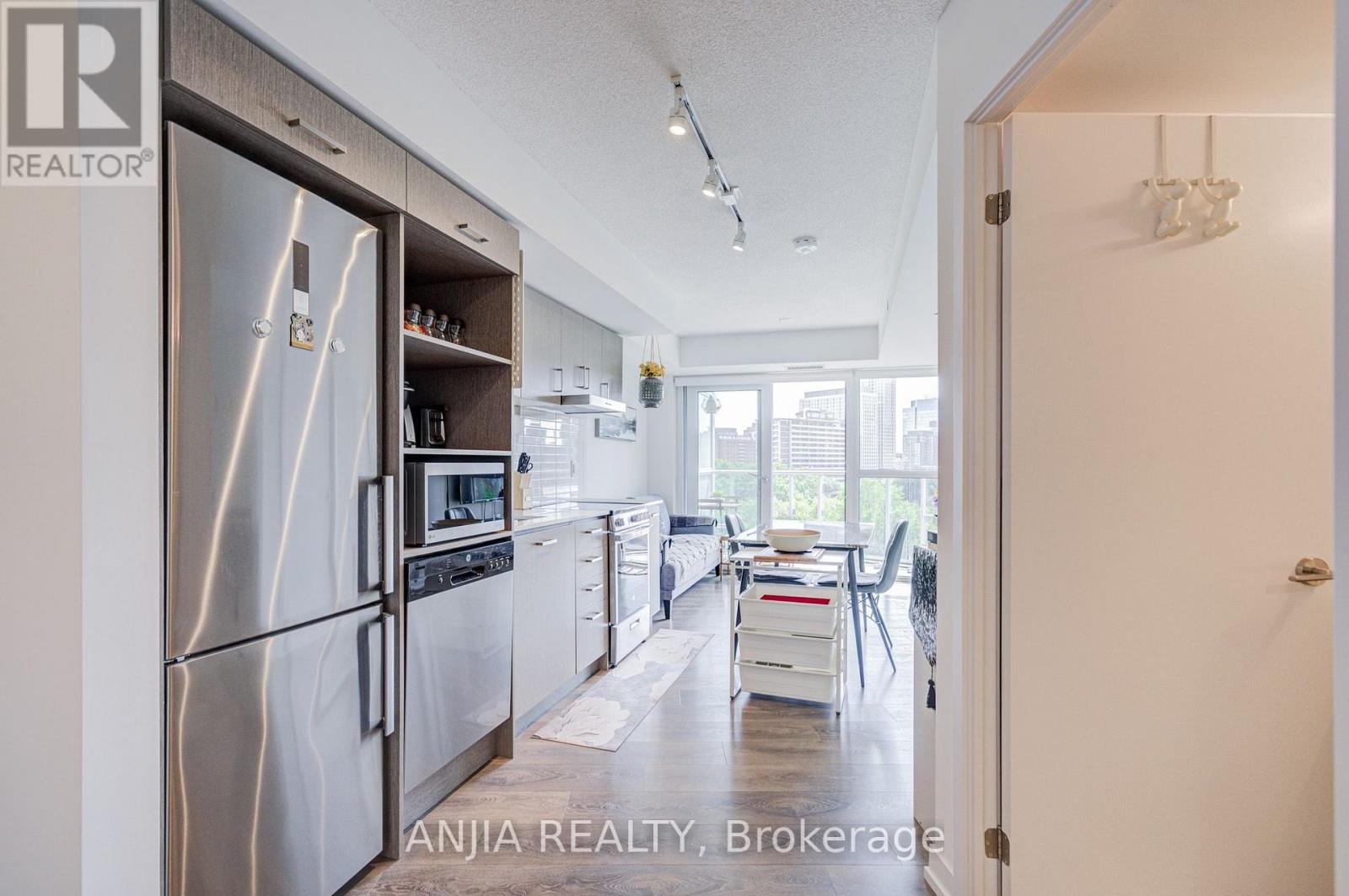 803 - 219 Dundas Street E Property Photo 8
