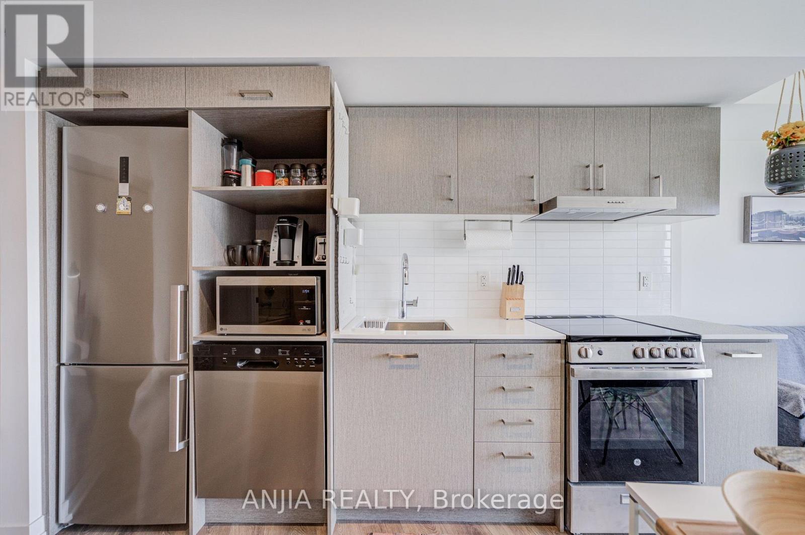 803 - 219 Dundas Street E Property Photo 15