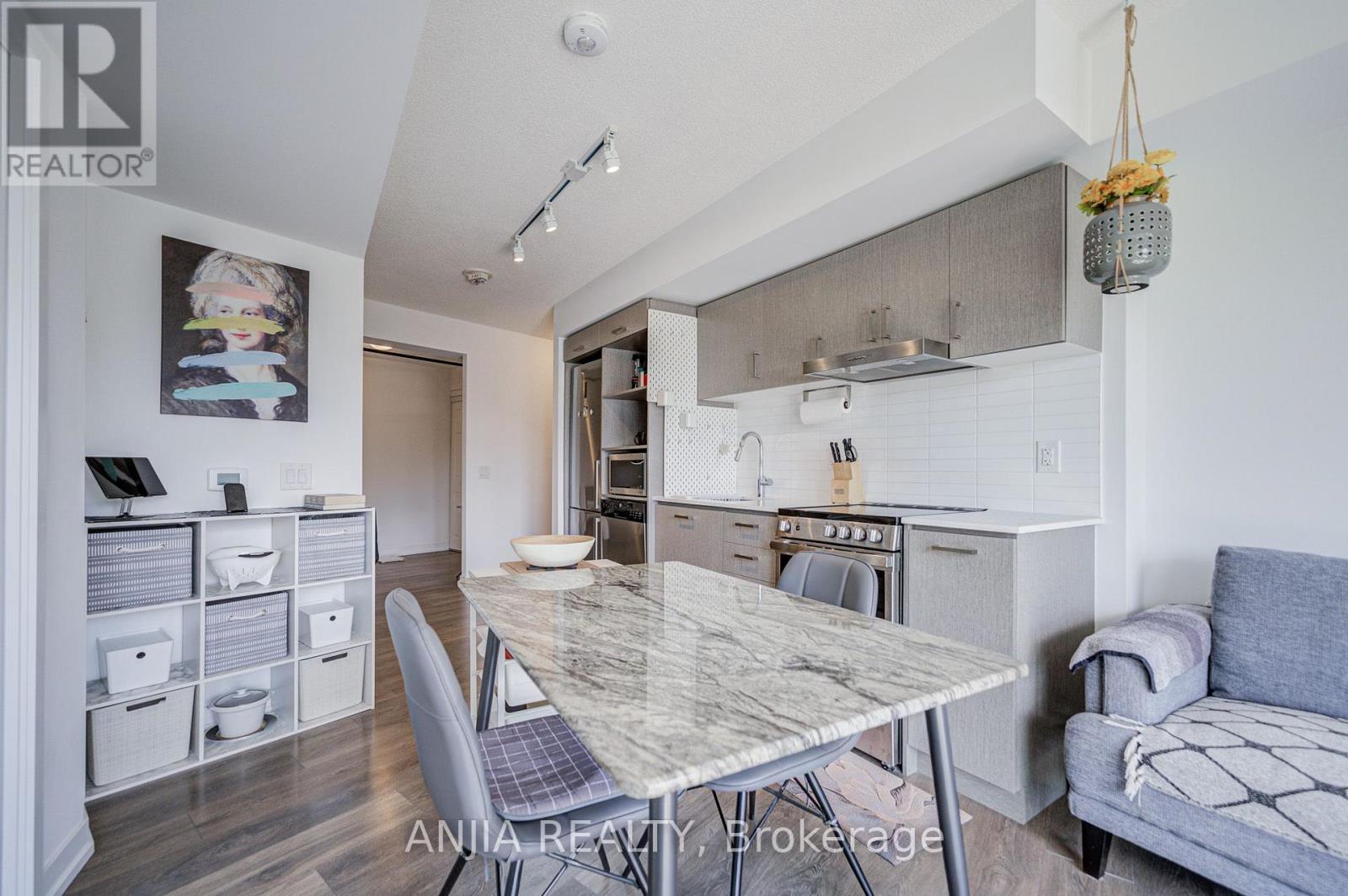 803 - 219 Dundas Street E Property Photo 16