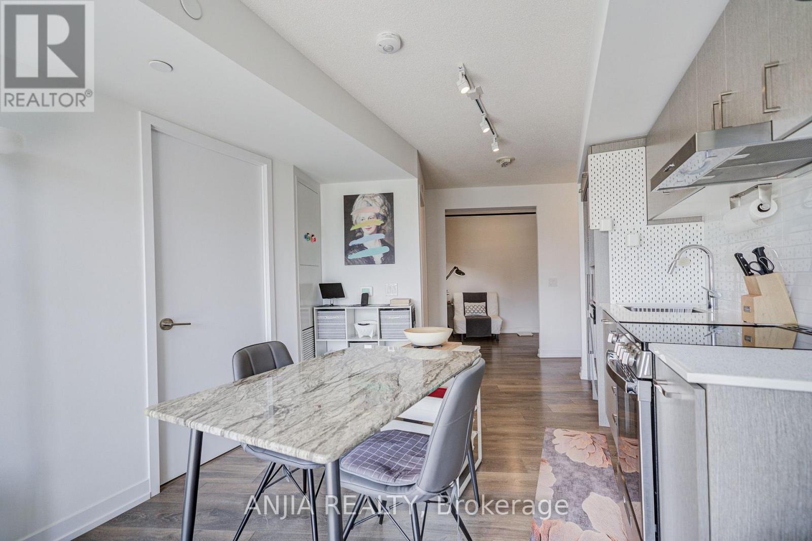 803 - 219 Dundas Street E Property Photo 18