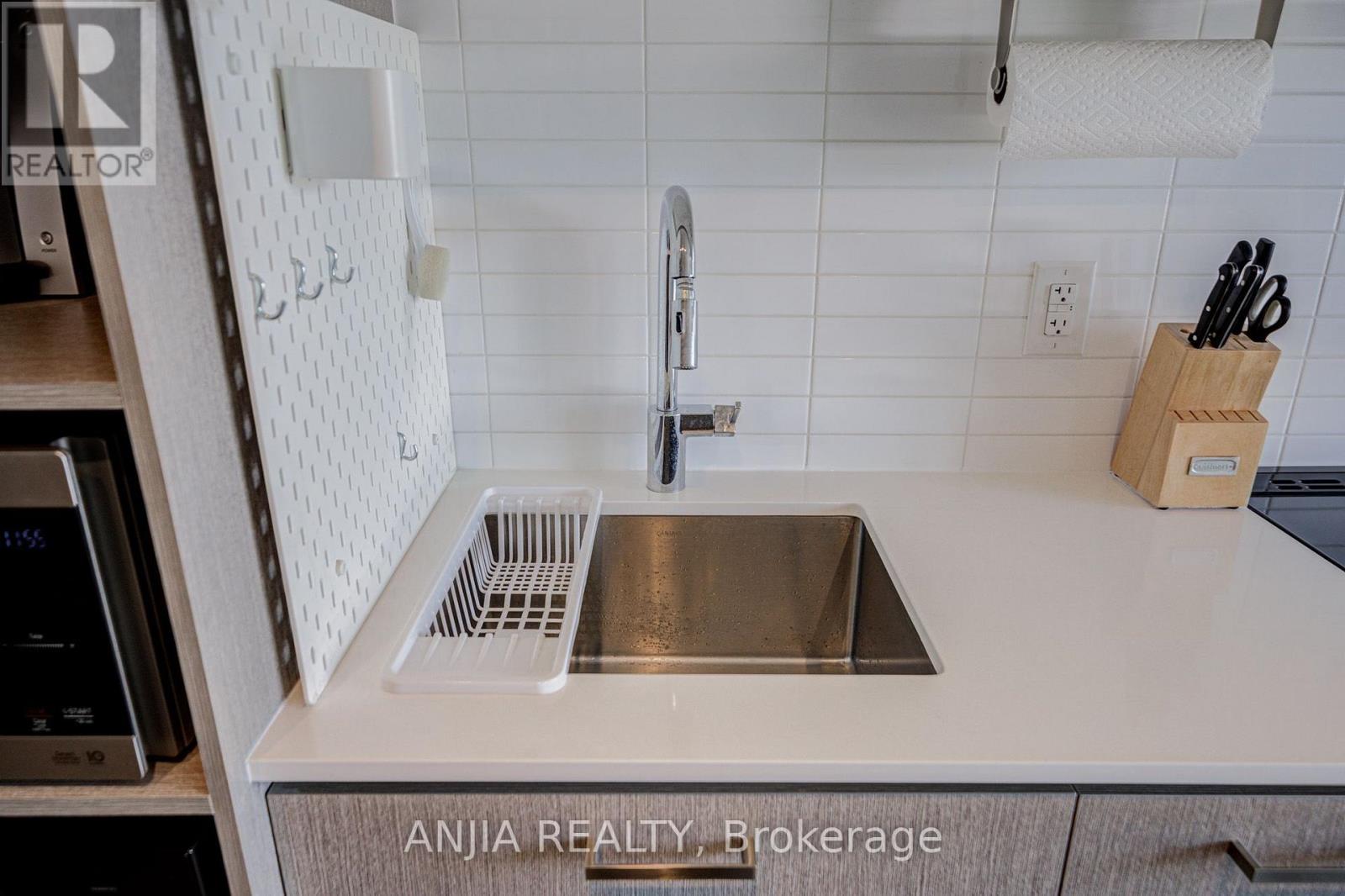 803 - 219 Dundas Street E Property Photo 20