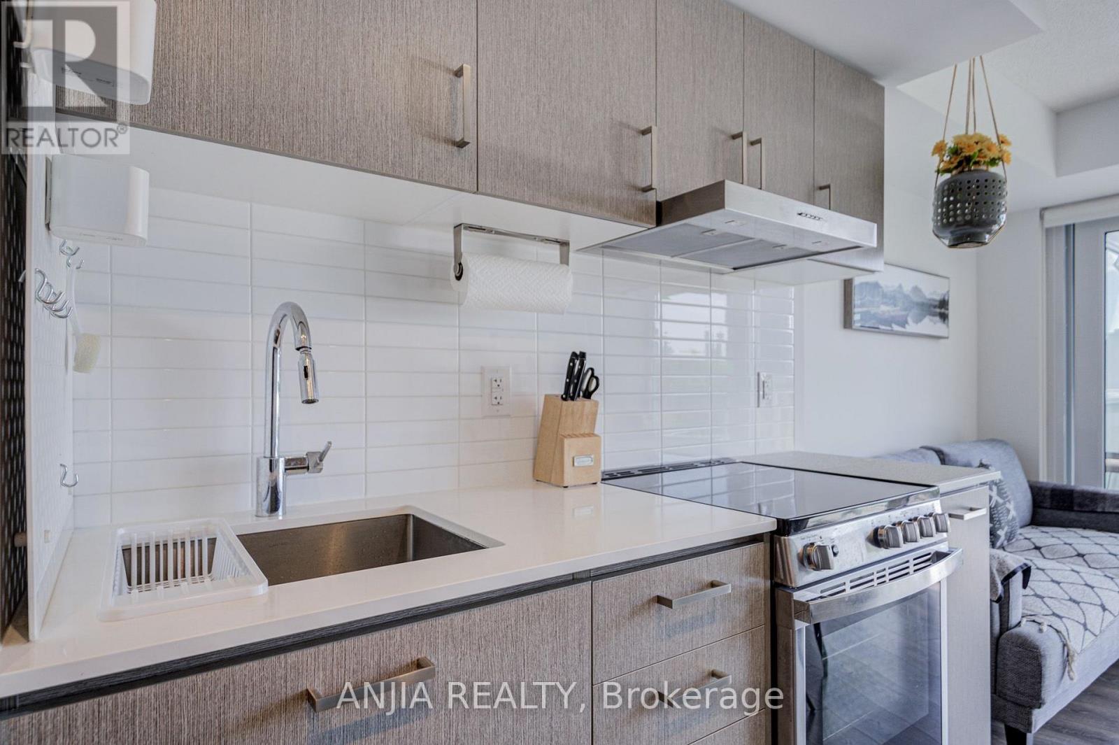 803 - 219 Dundas Street E Property Photo 21