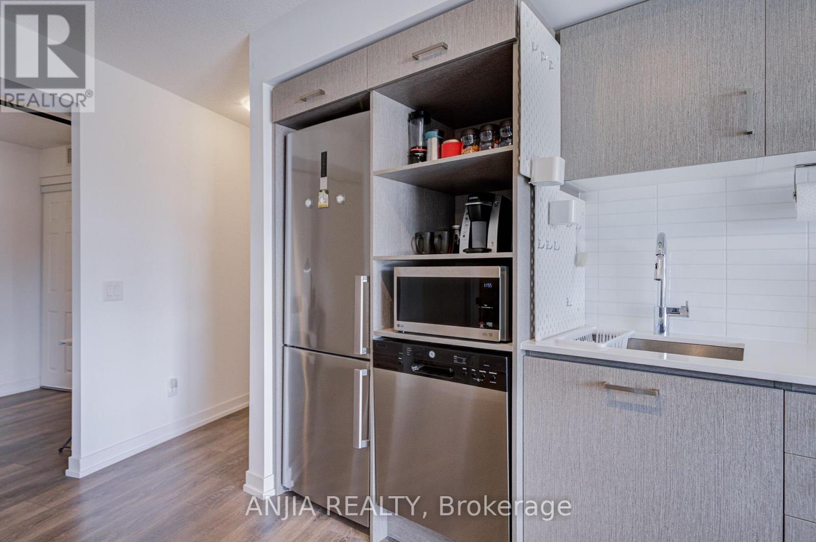 803 - 219 Dundas Street E Property Photo 22
