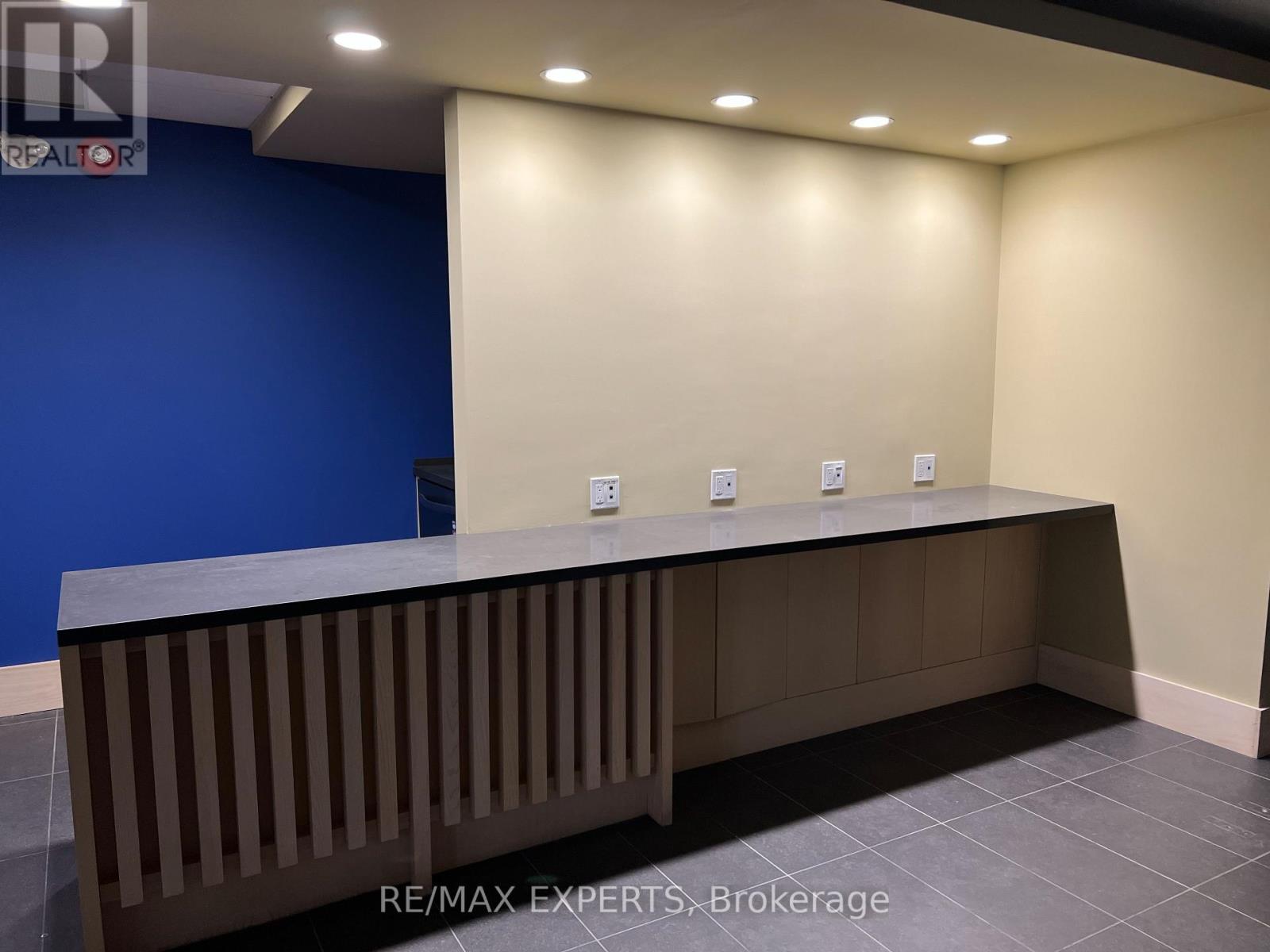 410 - 720 Spadina Avenue Property Photo 4