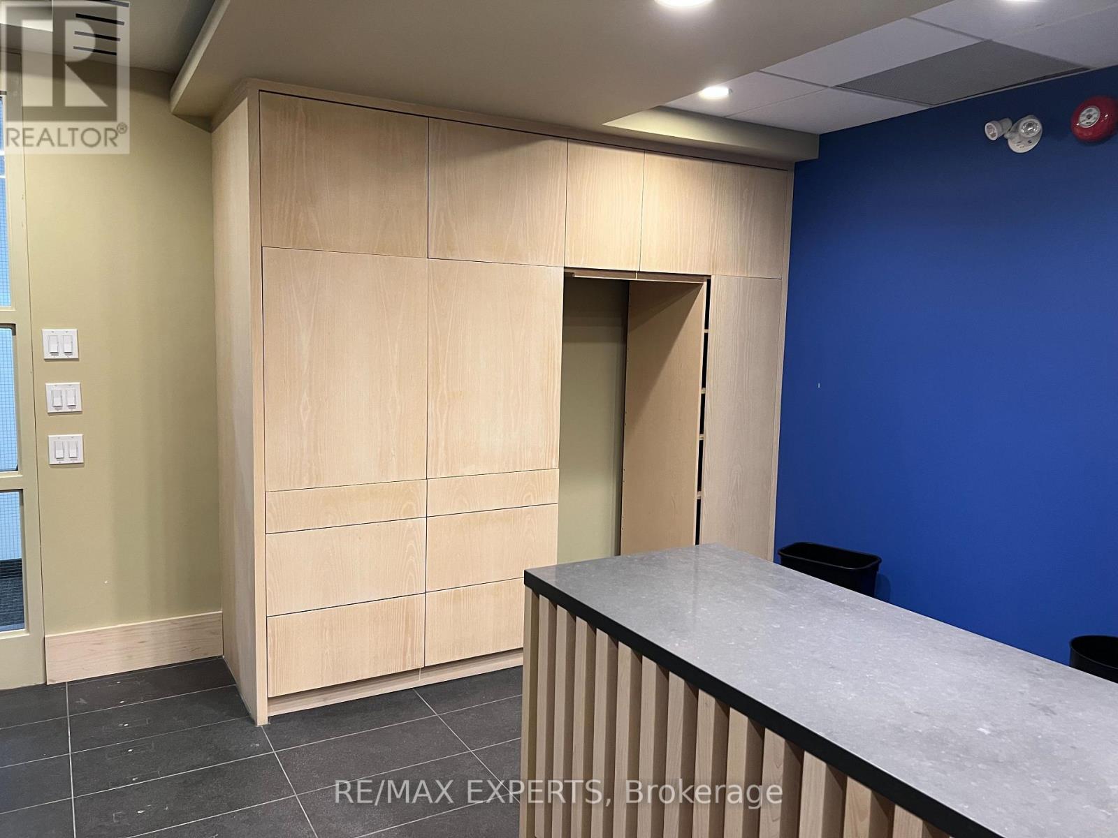 410 - 720 Spadina Avenue Property Photo 5
