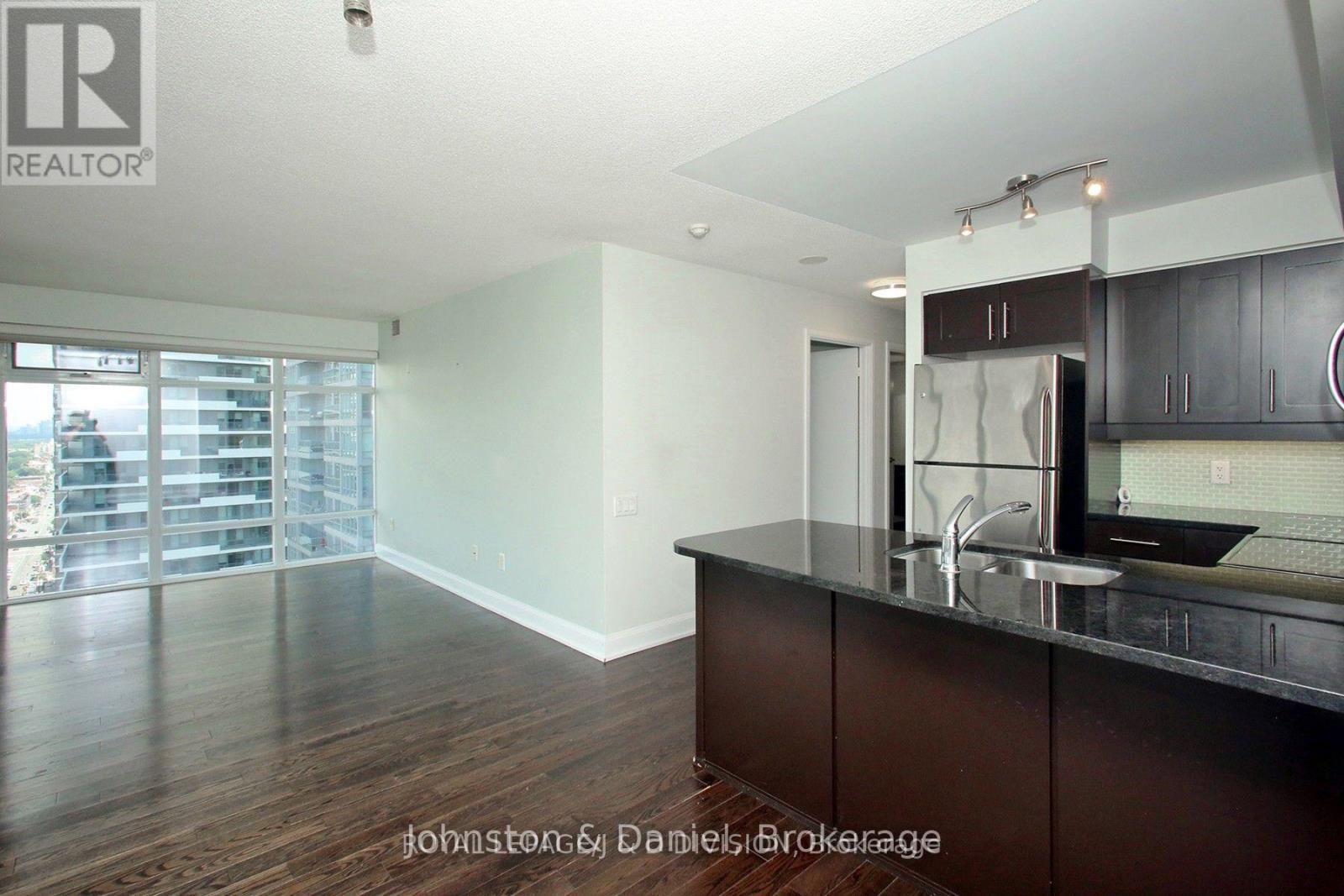 2908 - 2181 Yonge Street Property Photo 4