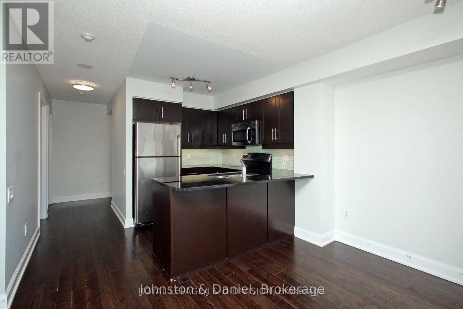 2908 - 2181 Yonge Street Property Photo 7