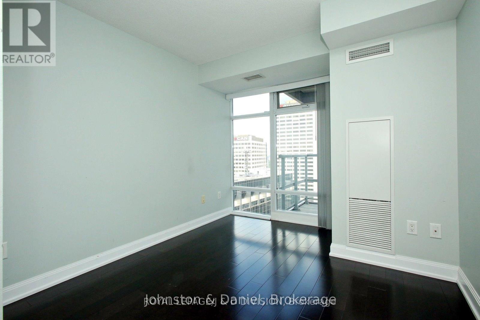 2908 - 2181 Yonge Street Property Photo 11