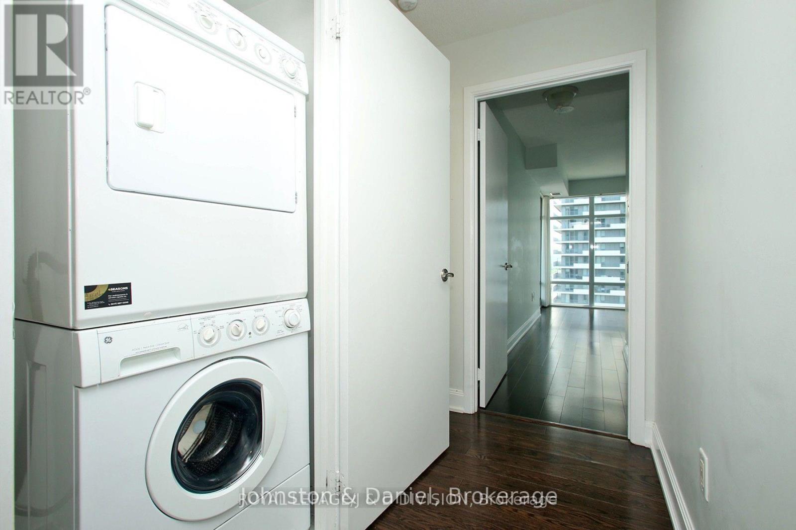 2908 - 2181 Yonge Street Property Photo 14