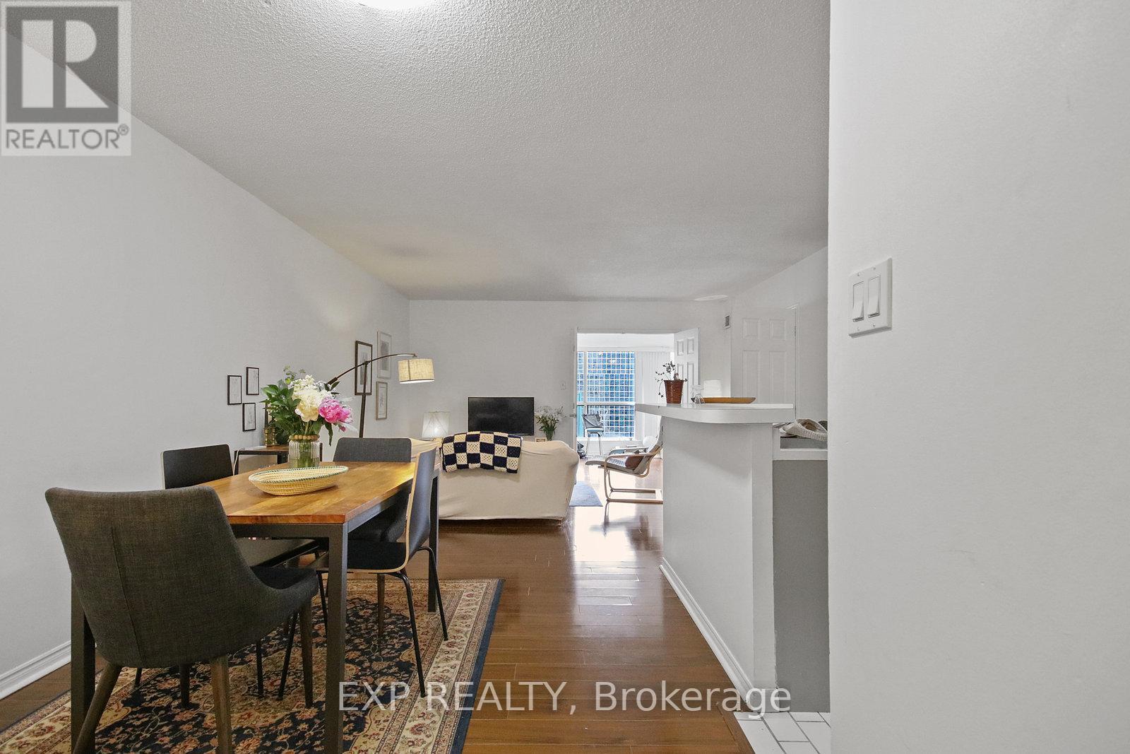808 - 25 The Esplanade Property Photo 2