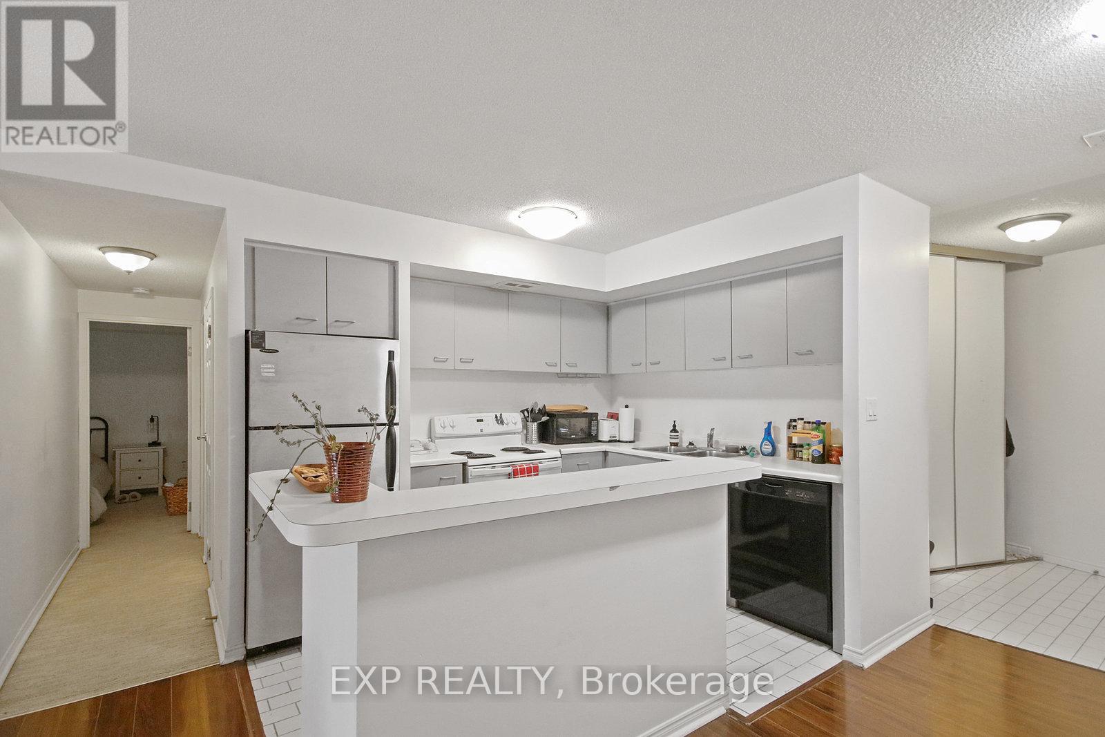 808 - 25 The Esplanade Property Photo 6