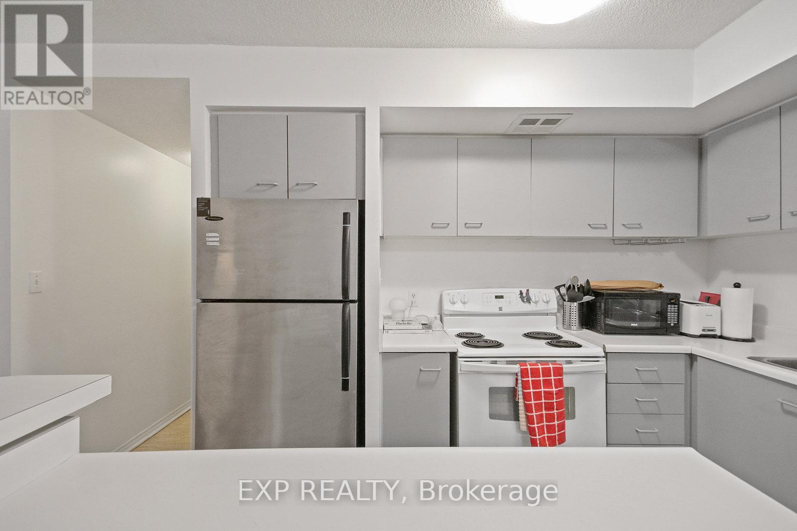 808 - 25 The Esplanade Property Photo 7