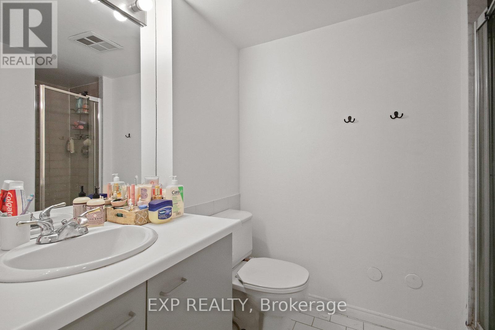 808 - 25 The Esplanade Property Photo 12