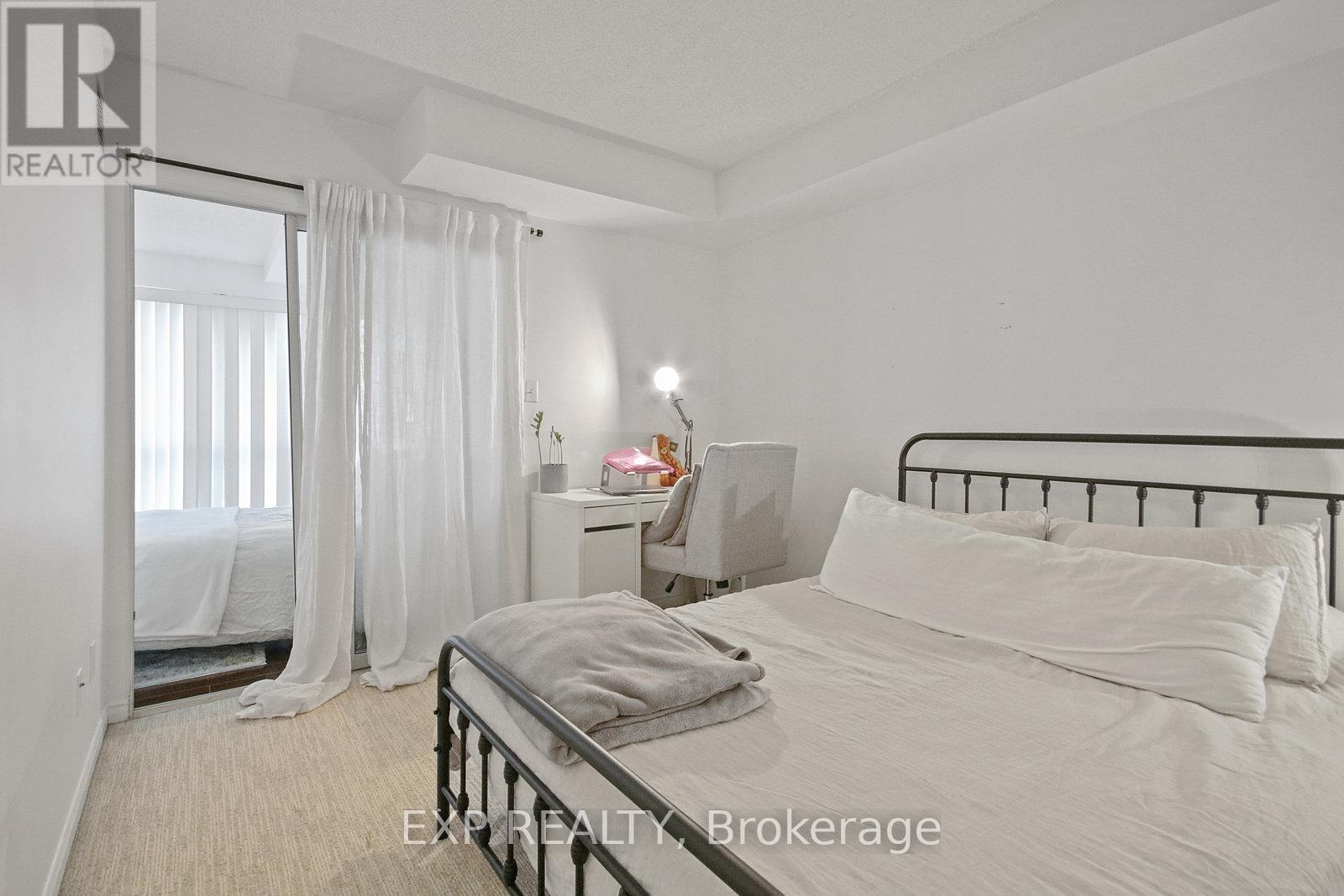 808 - 25 The Esplanade Property Photo 14