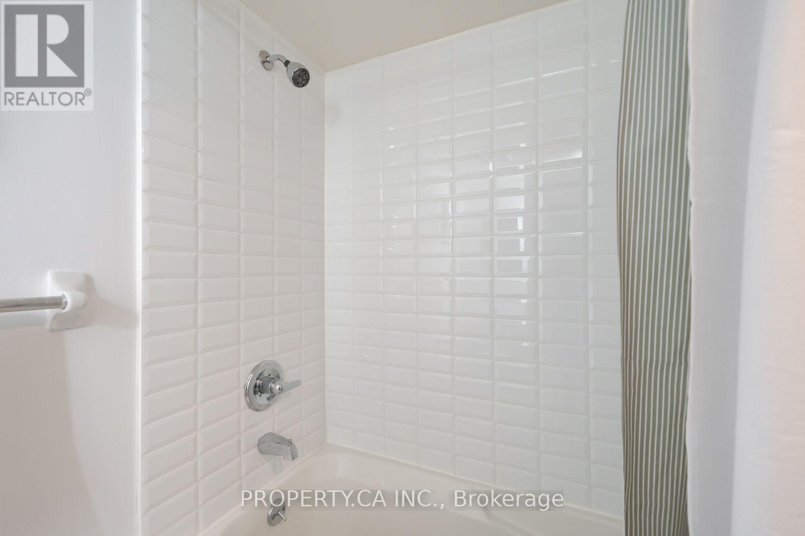 912 - 210 Victoria Street Property Photo 5
