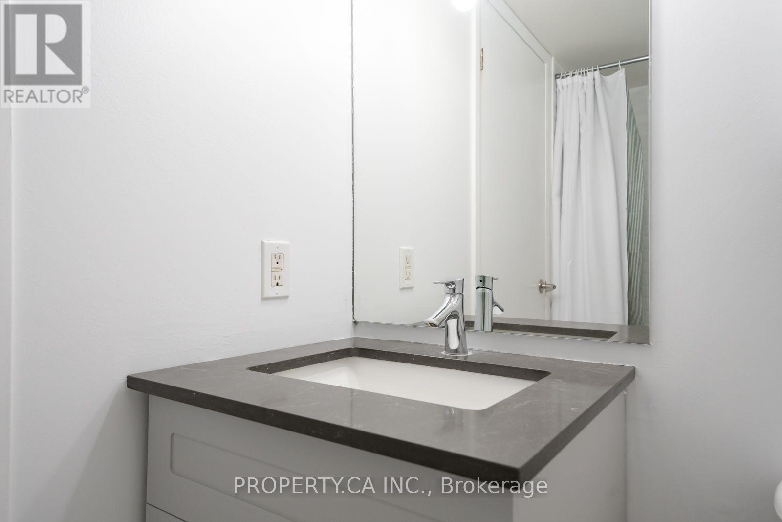 912 - 210 Victoria Street Property Photo 6
