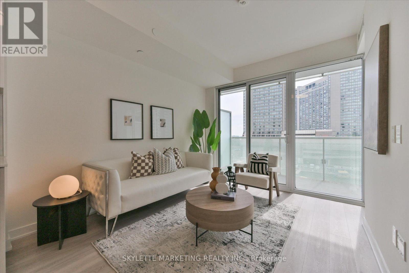 617 - 15 Queens Quay E Property Photo 1