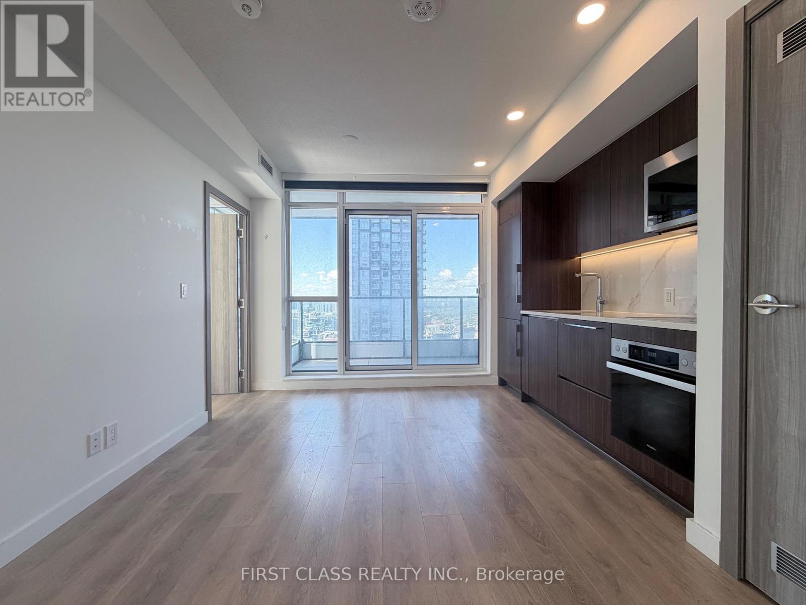 3907 - 38 Widmer Street Property Photo 2
