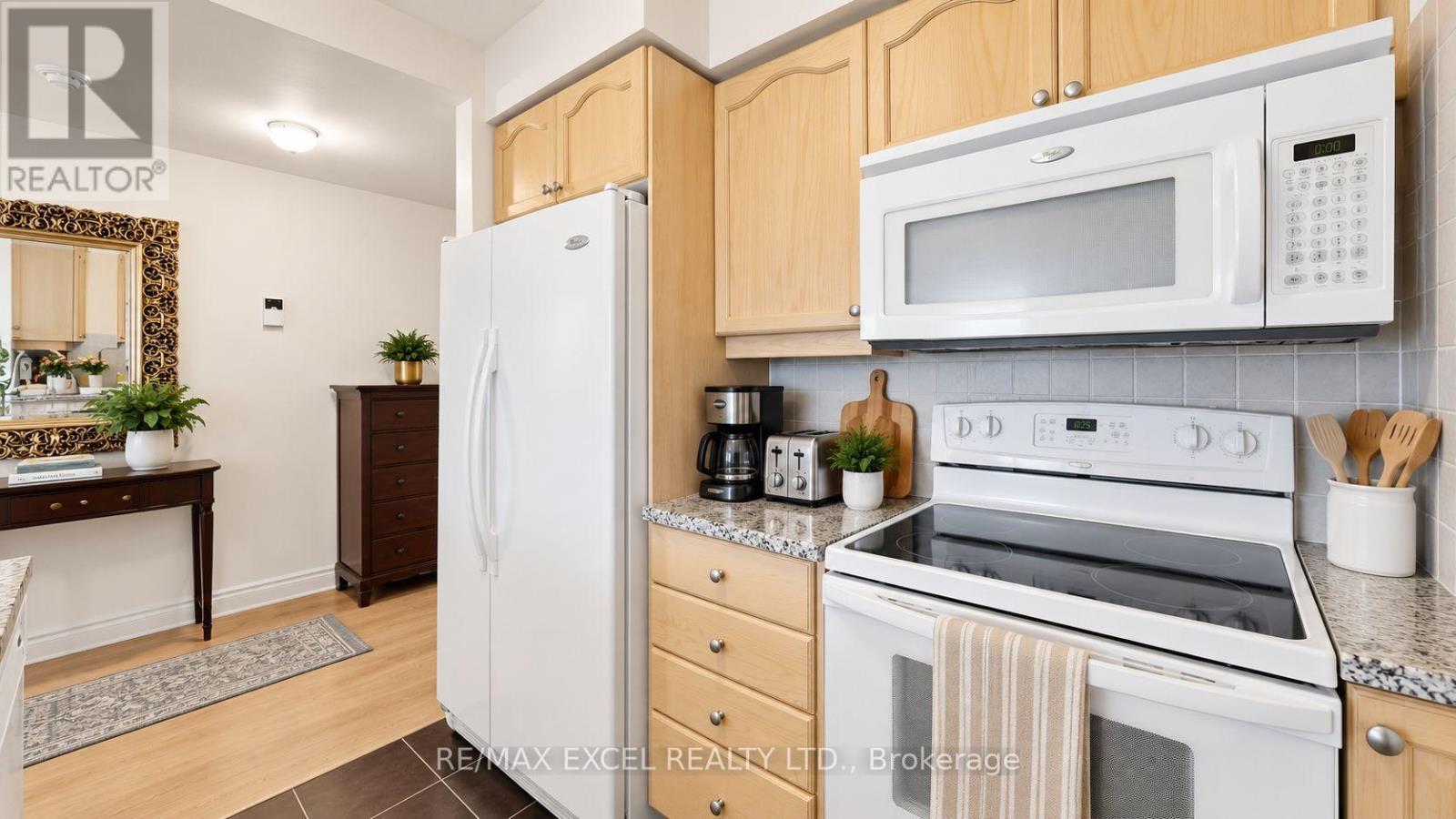 2510 - 15 Greenview Avenue Property Photo 5
