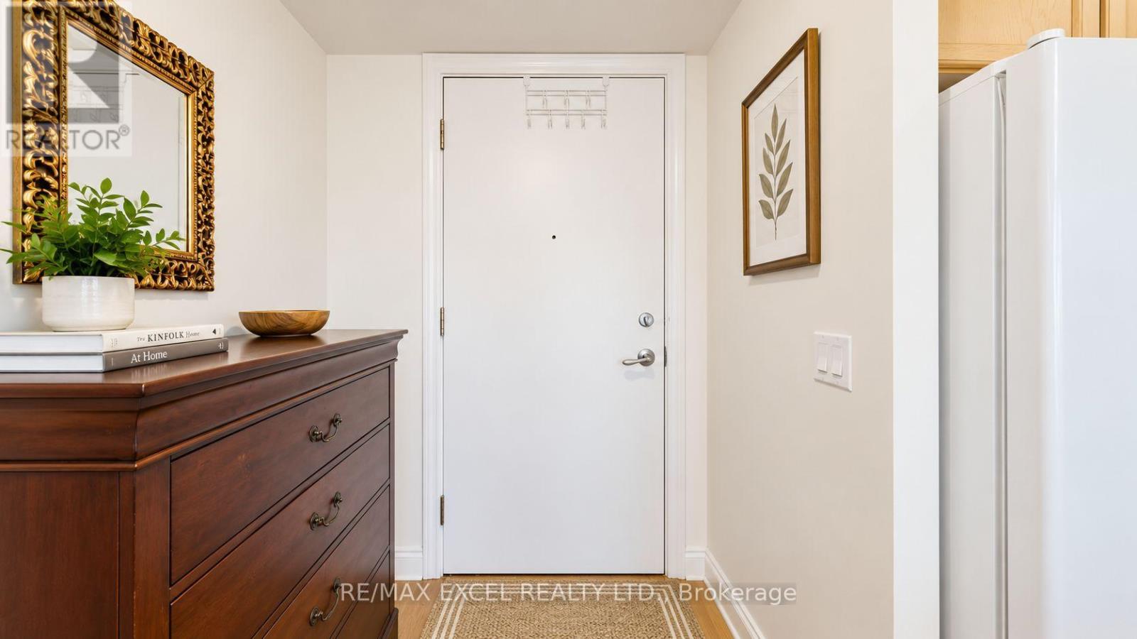 2510 - 15 Greenview Avenue Property Photo 9