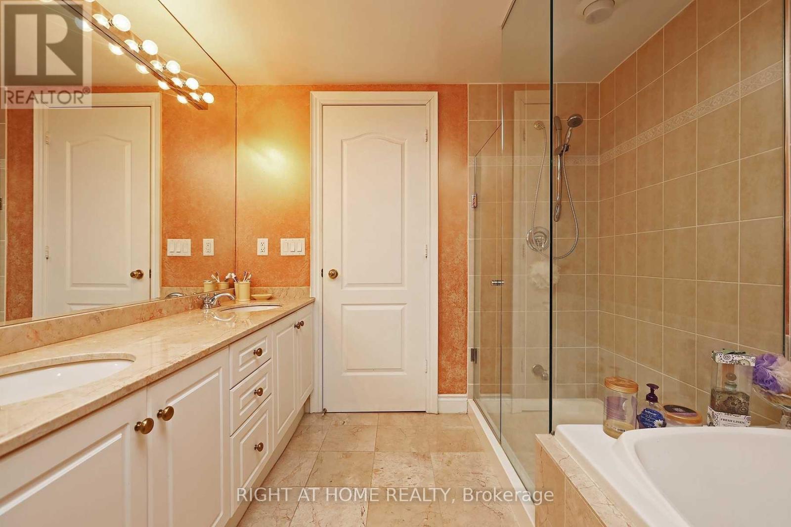 615 - 38 William Carson Crescent Property Photo 11