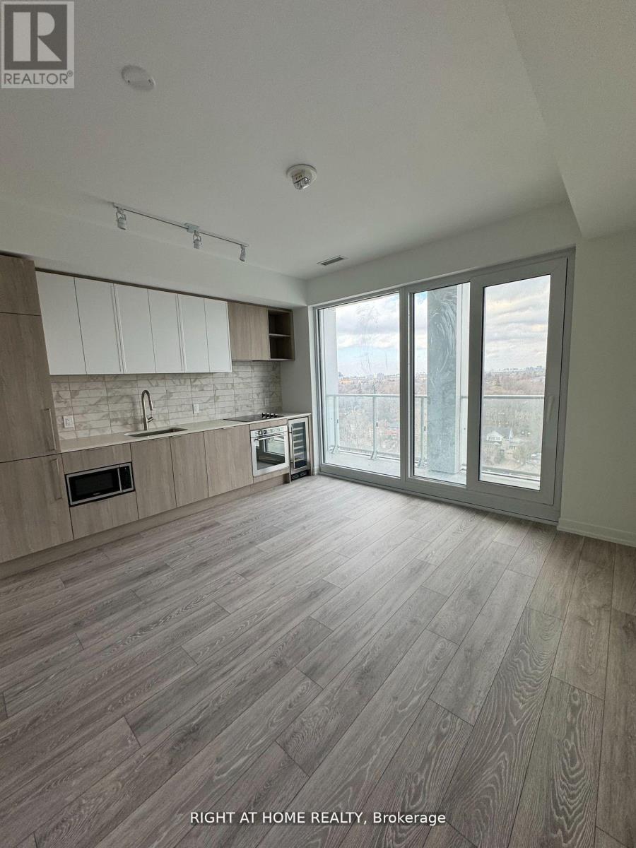 1512 - 2020 Bathurst Street Property Photo 3
