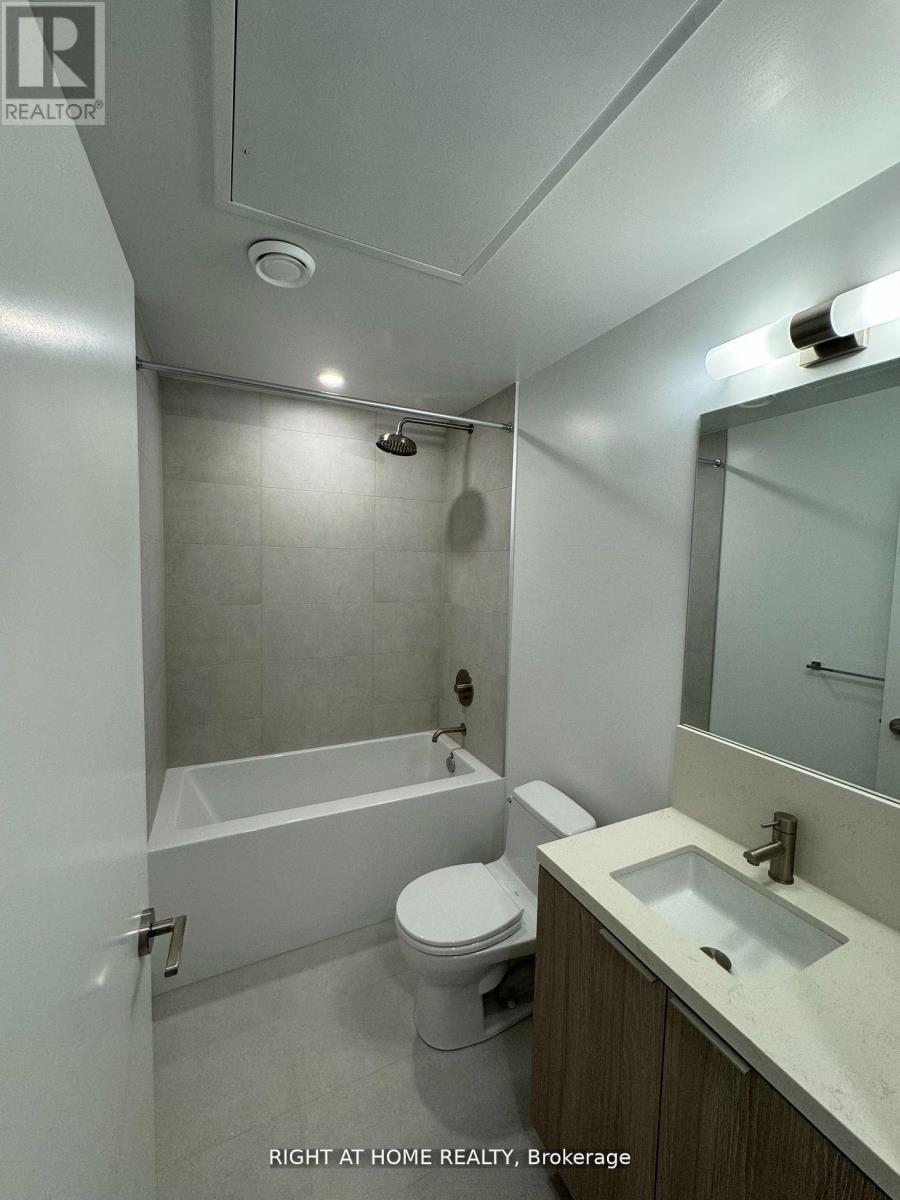 1512 - 2020 Bathurst Street Property Photo 5