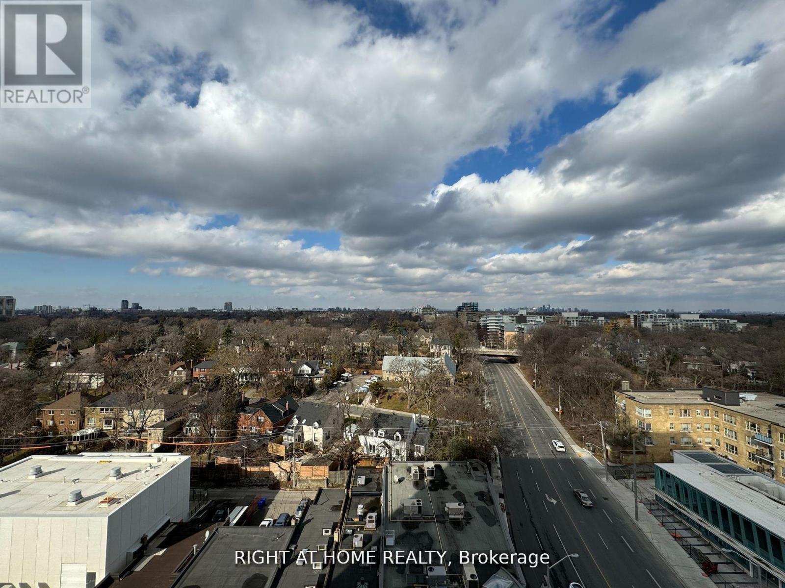1512 - 2020 Bathurst Street Property Photo 7