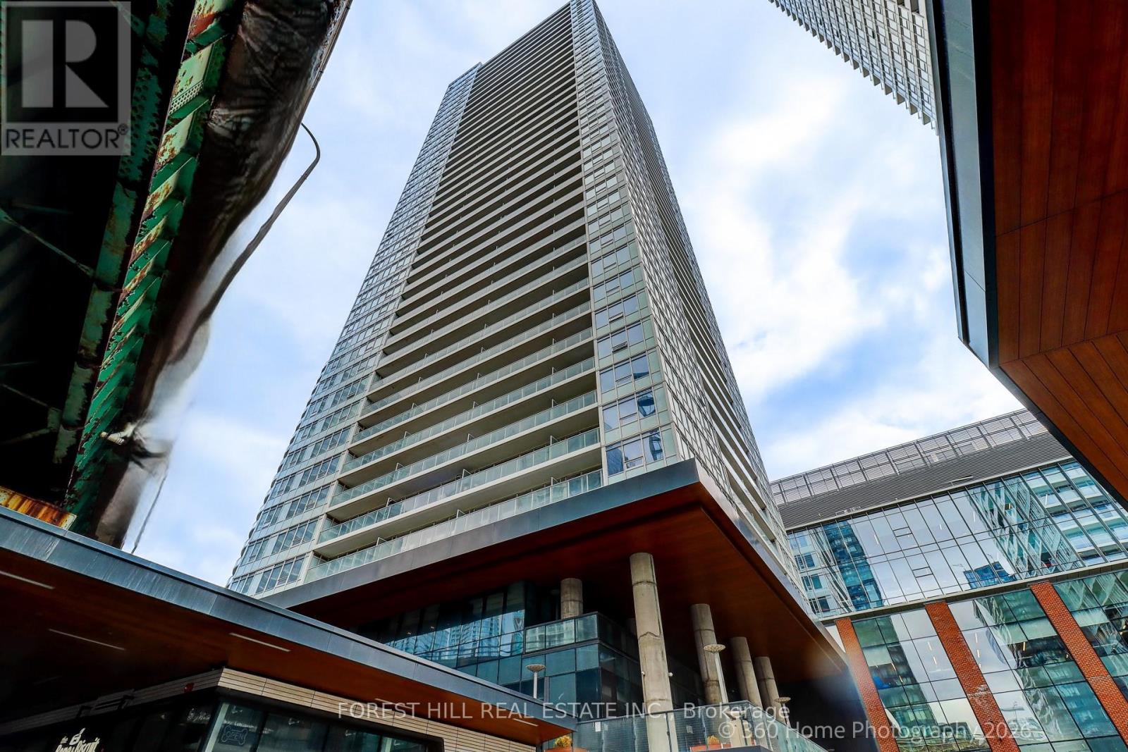 1215 - 17 Bathurst Street Property Photo 1