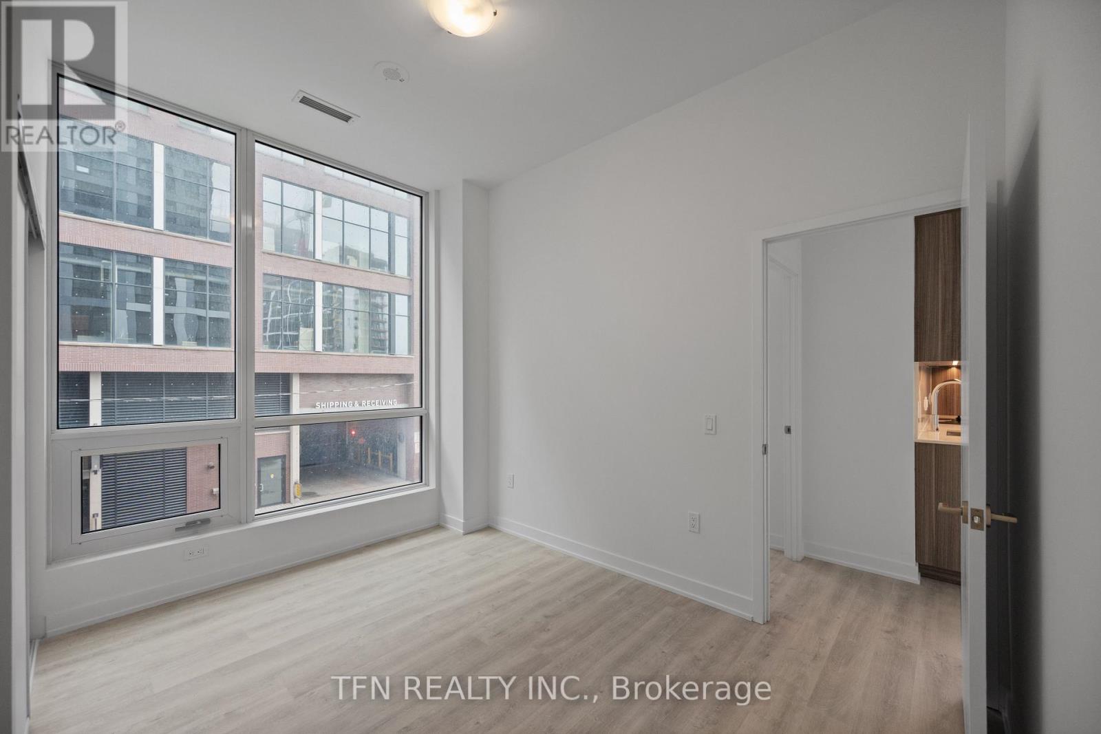 215 - 15 Richardson Street Property Photo 8