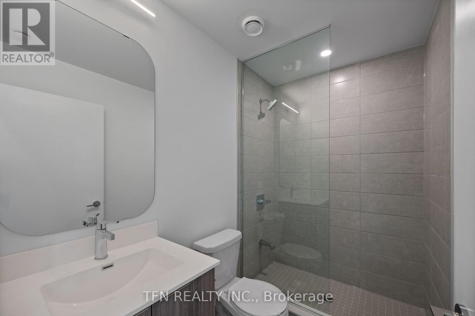 215 - 15 Richardson Street Property Photo 13