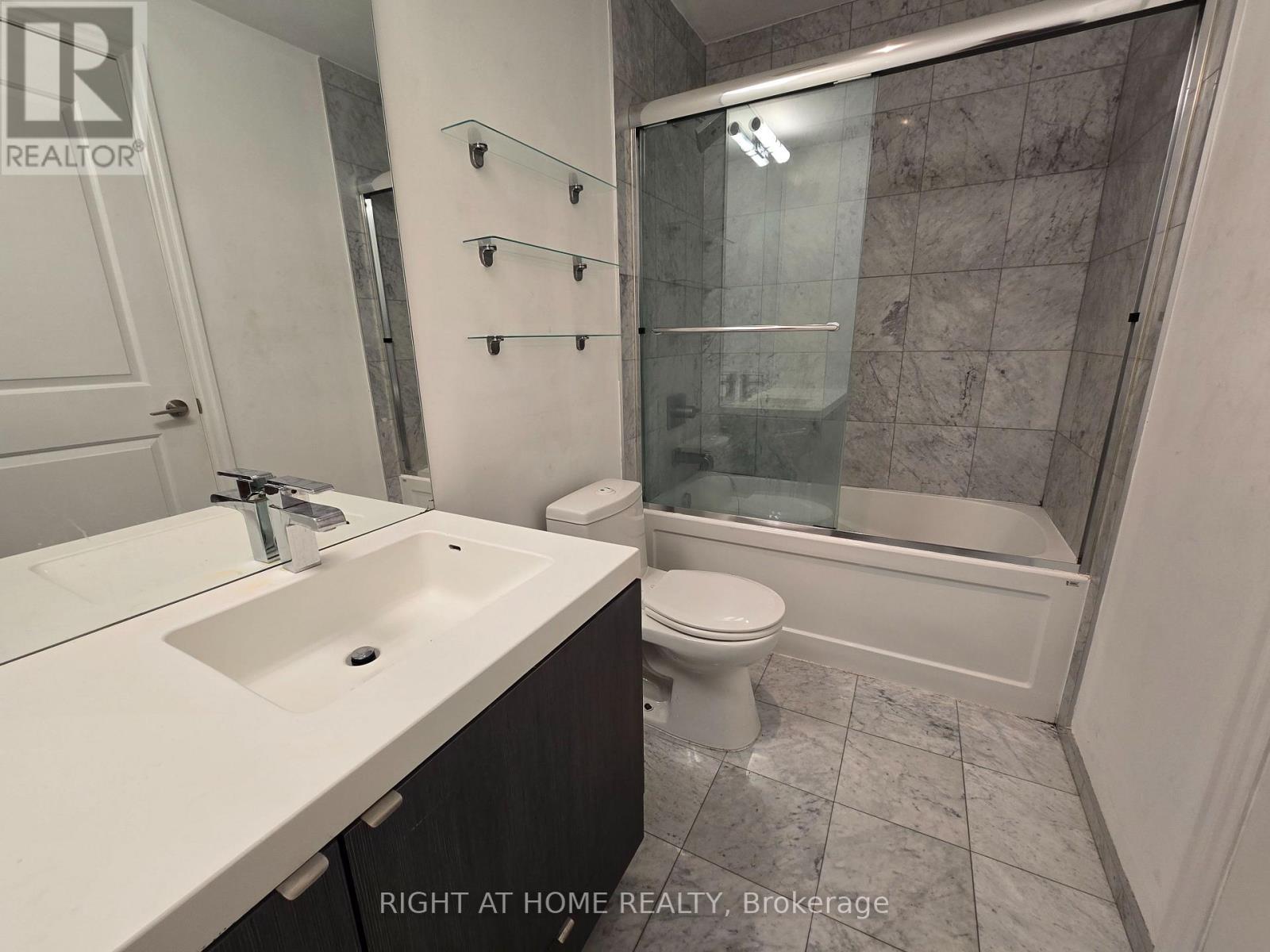 705 - 8 The Esplanade Property Photo 9