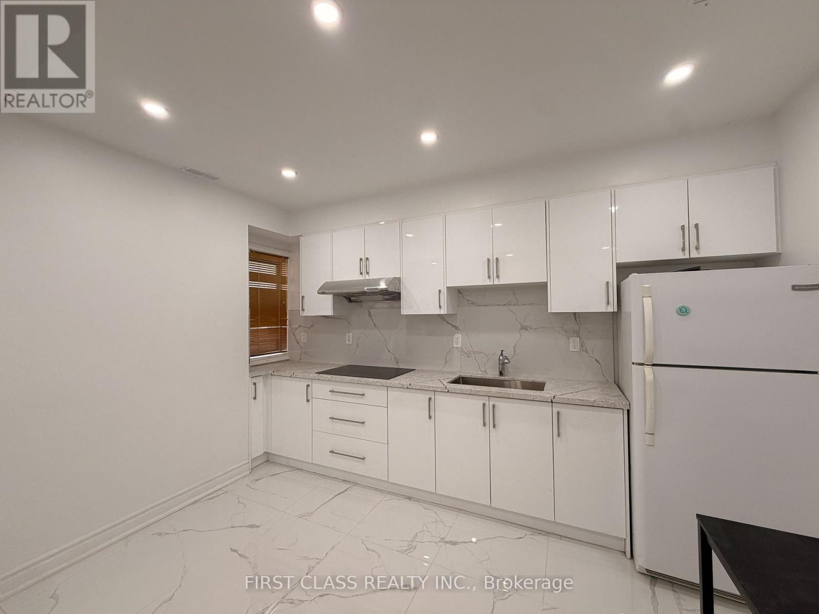 Upper - 55 Huron Street Property Photo 3