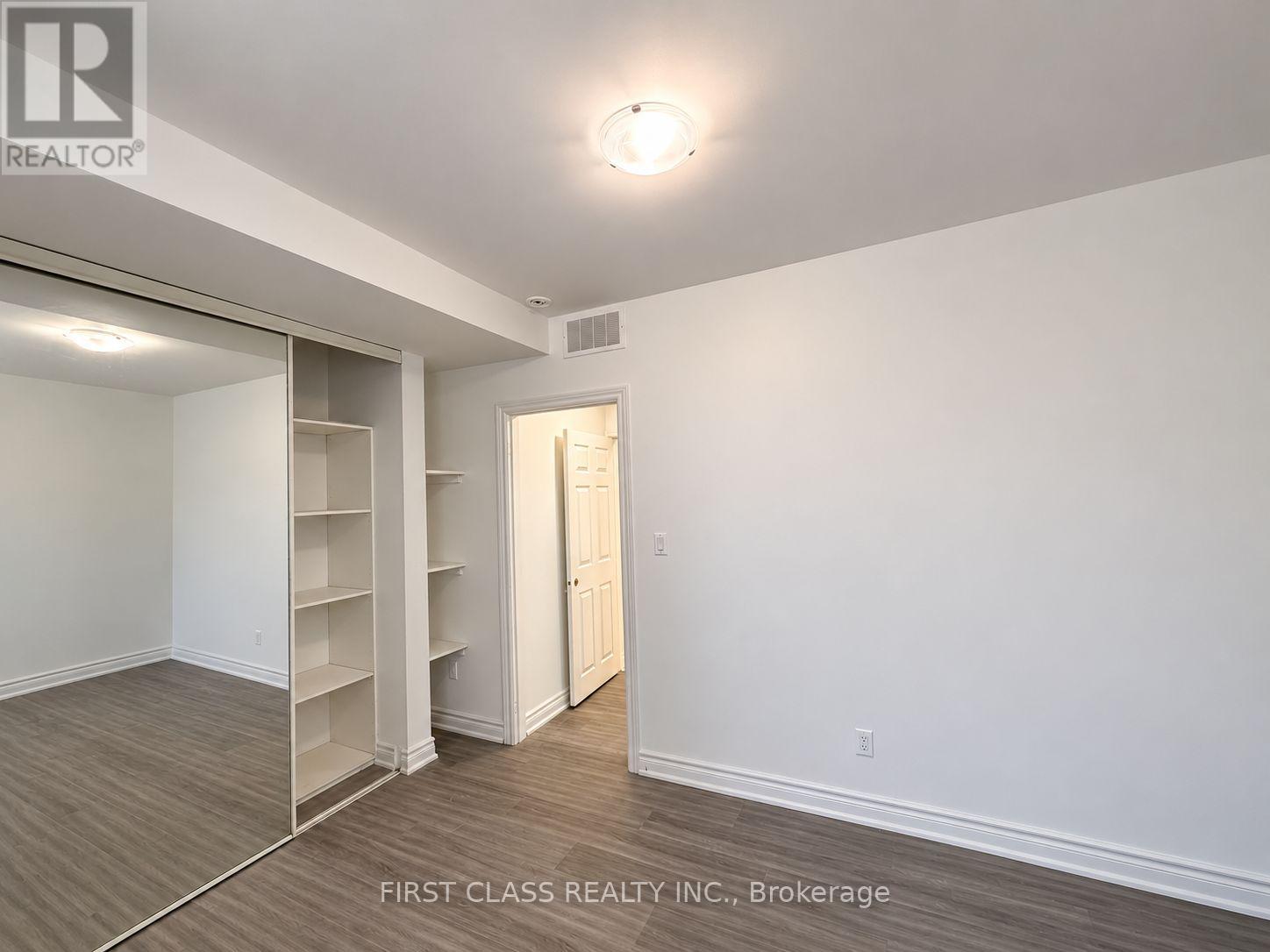 Upper - 55 Huron Street Property Photo 8