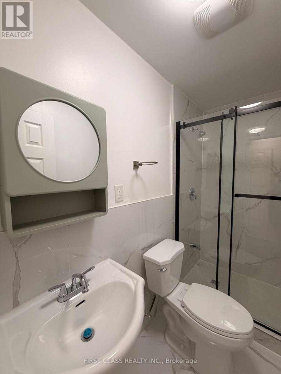 Upper - 55 Huron Street Property Photo 9