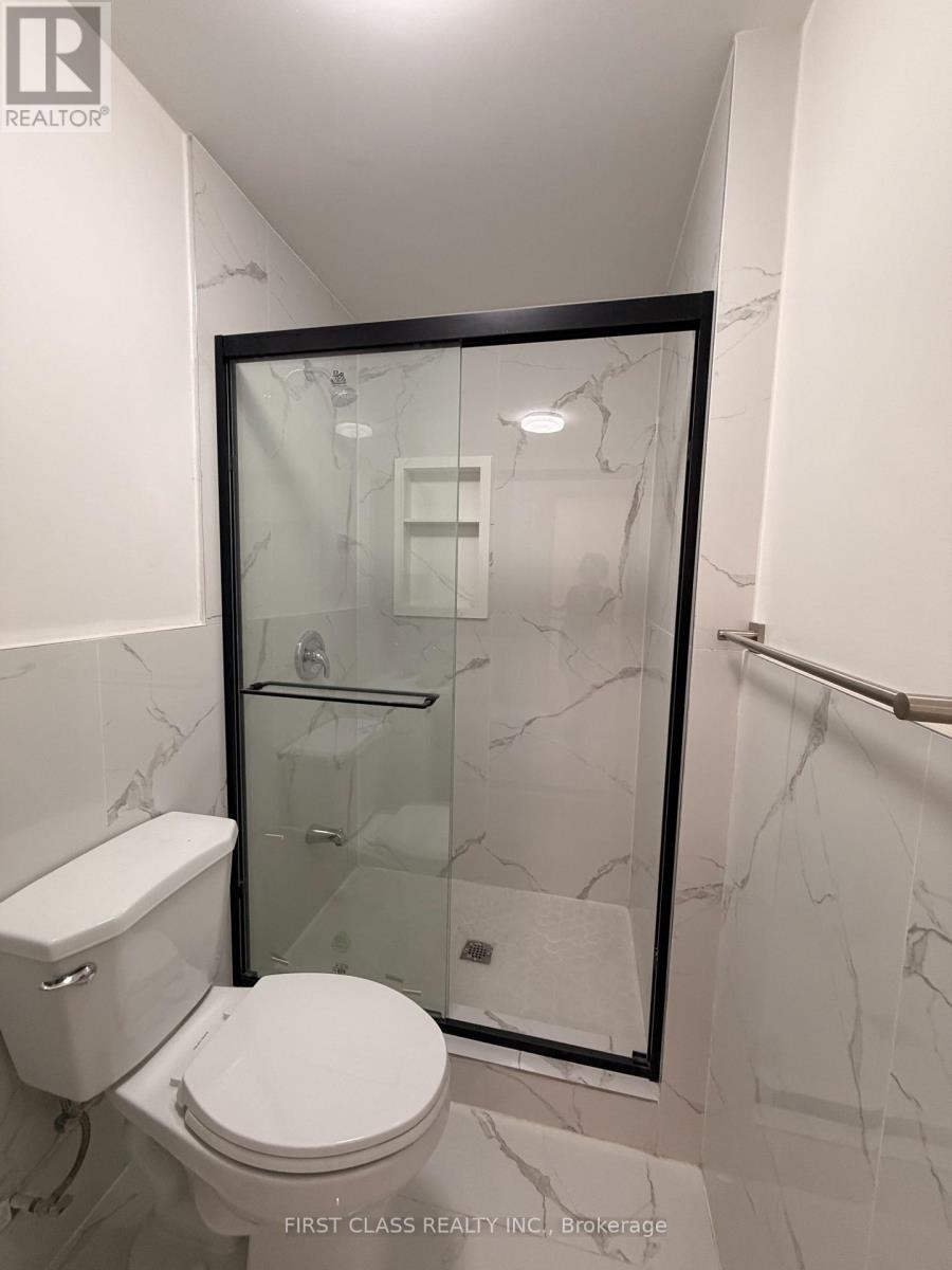 Upper - 55 Huron Street Property Photo 10