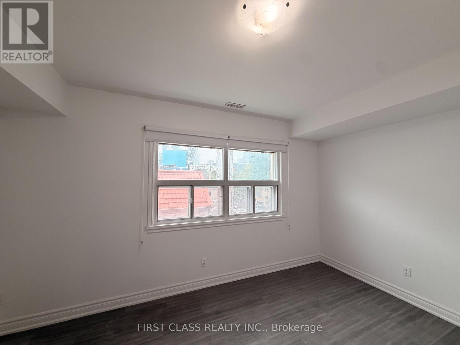 Upper - 55 Huron Street Property Photo 11
