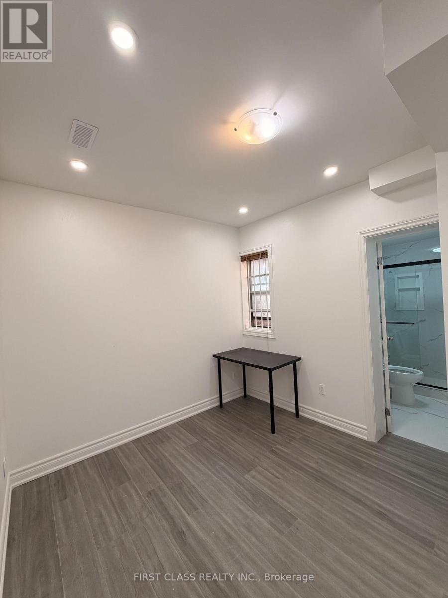 Upper - 55 Huron Street Property Photo 12