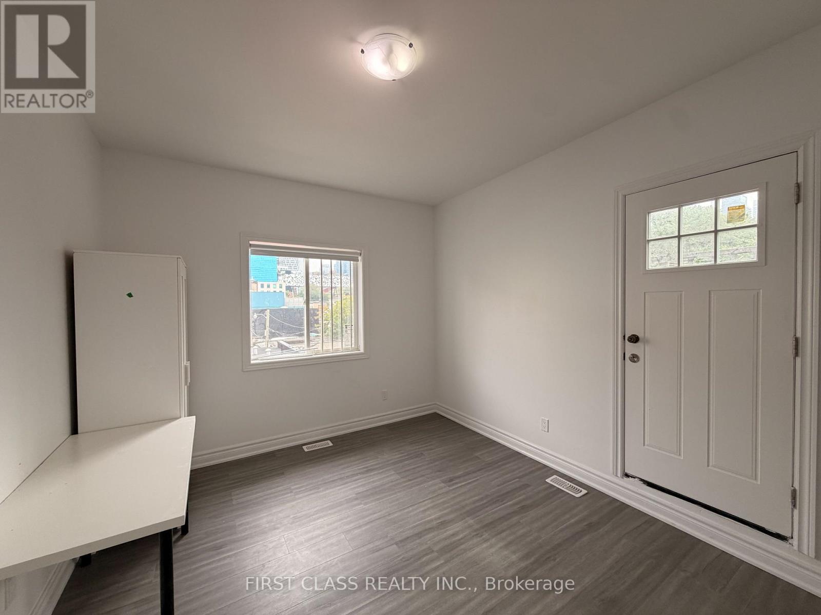 Upper - 55 Huron Street Property Photo 17