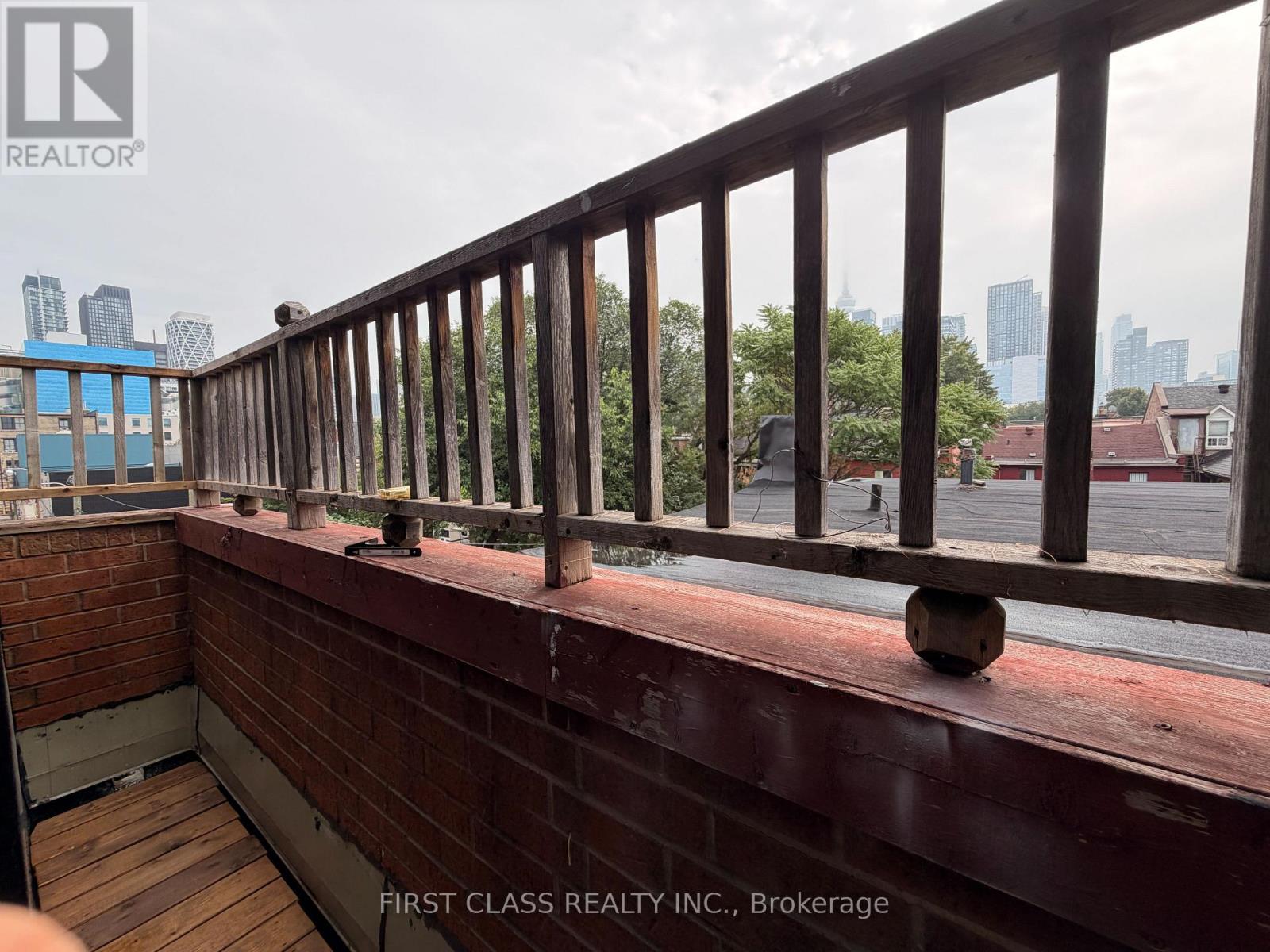 Upper - 55 Huron Street Property Photo 18